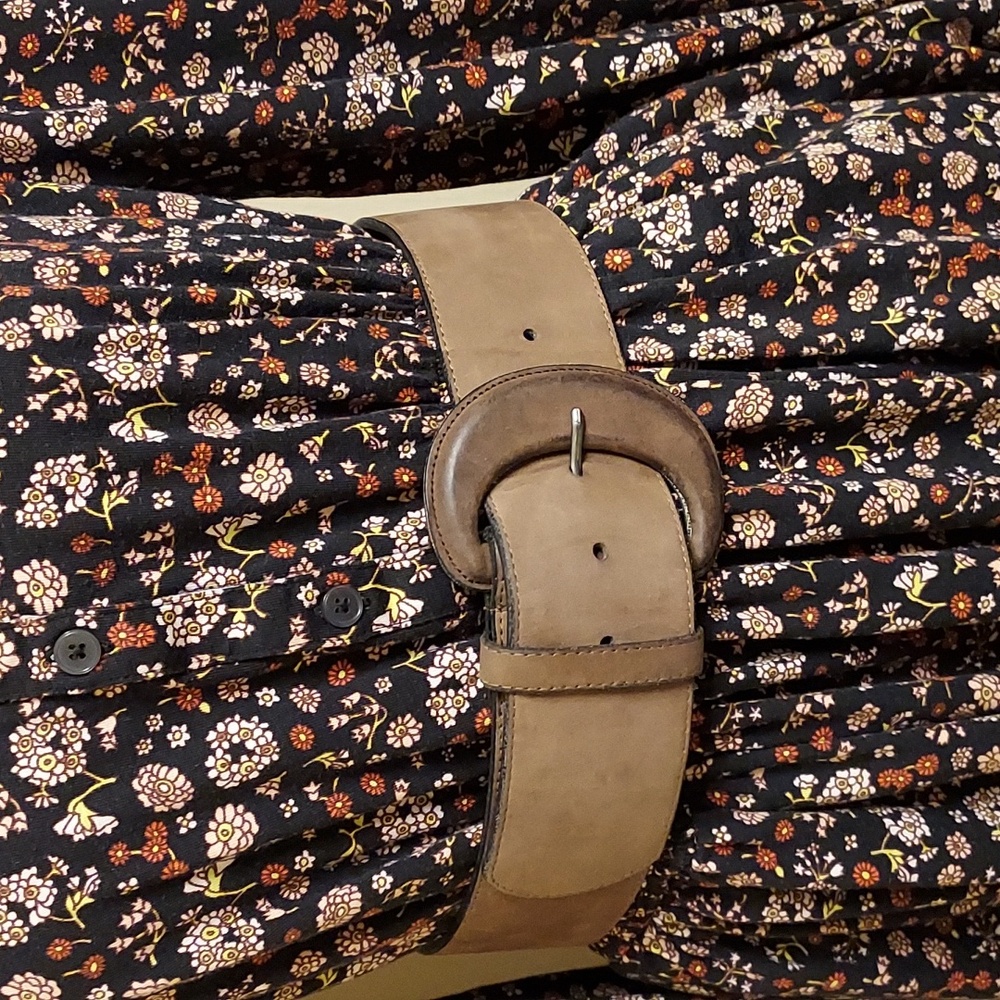 Chunky nubuck suede belt by Motion East